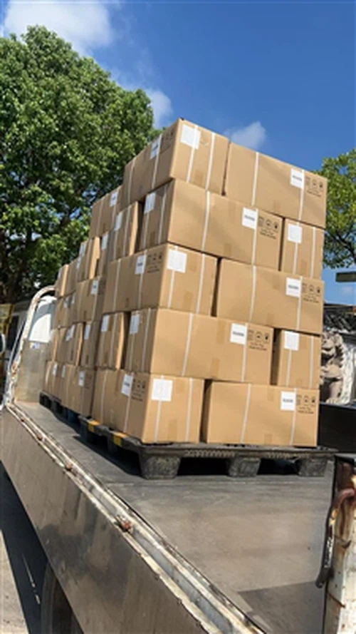 Hangzhou UCAN Trading Co., Ltd. envía con éxito espejos retrovisores de motoc...